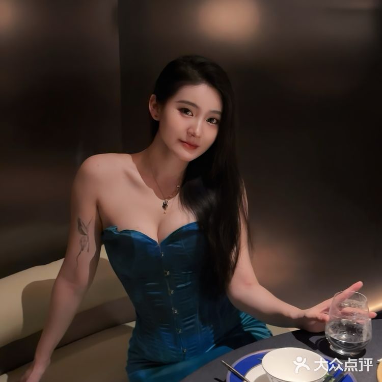 和漂亮的人吃漂亮饭啦ᥫᩣ