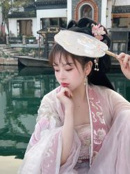-一揽芳华汉服旗袍体验馆(拙政园店)