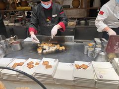 -雍和会海鲜姿造自助(湖东路店)