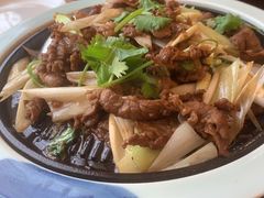 铁板爆羊肉-民族饭店-四季餐厅