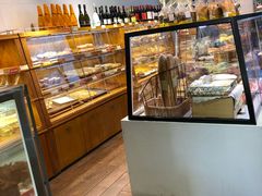 面包甜点陈列柜-匠造烘焙(上海湾店)