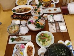 -青瓦餐厅·生鱼片·韩园烤肉(西塔店)