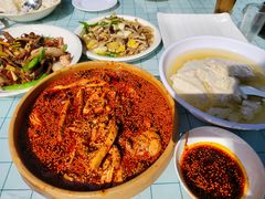 -土砂锅生态山庄·非遗砂锅雅鱼