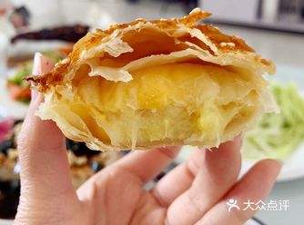 介绍： 超快手的榴莲酥，用手抓饼、酥皮、蛋挞皮都可以