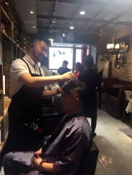 点击看大图 -MONE美发沙龙