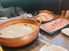 -三人行骨头王火锅(长寿店)