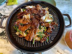 铁板炙烤坝上羊肉羊肉-那家小馆•北京菜•烤鸭(香山店)