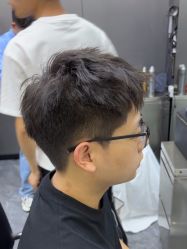 -米可造型烫发染发