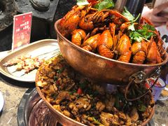-沪小二炭火蛙锅(淮海中路美食不夜城店)