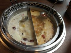 成双锅（清汤+激情）-快乐小羊火锅(河西王府井店)