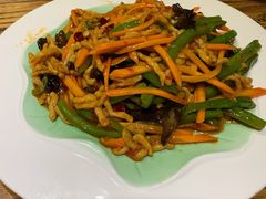 鱼香鸡丝-一盏明灯全素斋(殊像寺店)