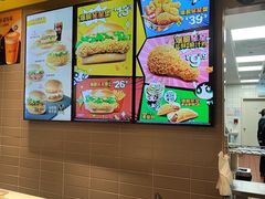-麦当劳(轻轨曹杨路店)