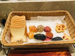 -南郊宾馆·风味自助餐厅·山东十六地市特色菜