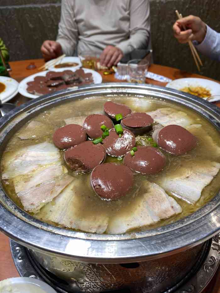 老韩杀猪菜(一中店)-"回老家亲戚请吃杀猪菜,说这家店最正宗最有.