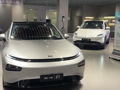 -小鹏汽车体验中心(苏州龙湖狮山天街店)
