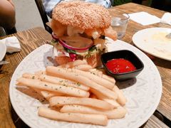 -layback cafe & bar