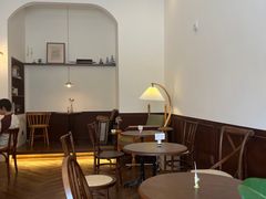 -Café Monson
