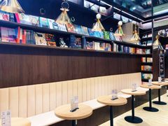 -钟书阁(群光广场店)