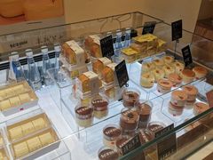 面包甜点陈列柜-分子跳动鲜活面包(五一大道店)