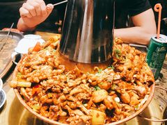 -沪小二炭火蛙锅(淮海中路美食不夜城店)