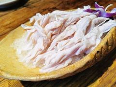 -老牌坊云南鱼豆花火锅(哈西万达店)