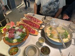 -左庭右院鲜牛肉火锅(金山万达店)