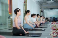 -亚太瑜伽普拉提学院