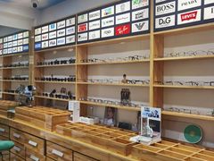 -豪门视光·星趣控·蔡司依视路眼镜代理商(中央大街店)