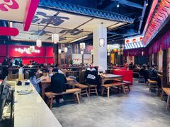 大堂-先启半步颠小酒馆(白麓里店)