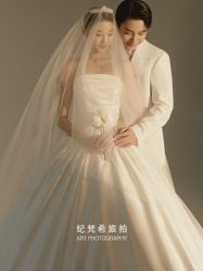 -纪梵希旅拍婚纱摄影(大连总店)