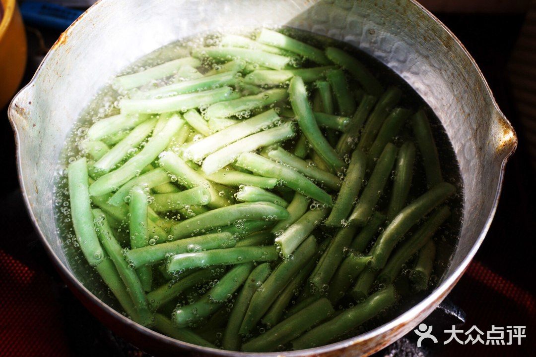 超级简单的干煸四季豆来了，好吃又方便