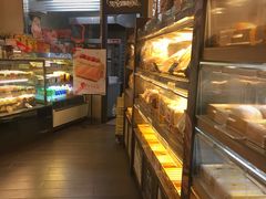 面包甜点陈列柜-圣安娜饼屋(信和广场店)