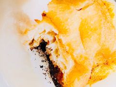 咸蛋黄肉松糖粉年糕团-上海虹口糕团(福州路店)