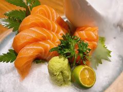 三文鱼厚切刺身-千羽鹤海鲜居酒屋Bistro(大望路店)