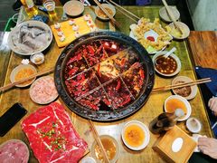 -渝嘴小老弟老火锅(华新村店)