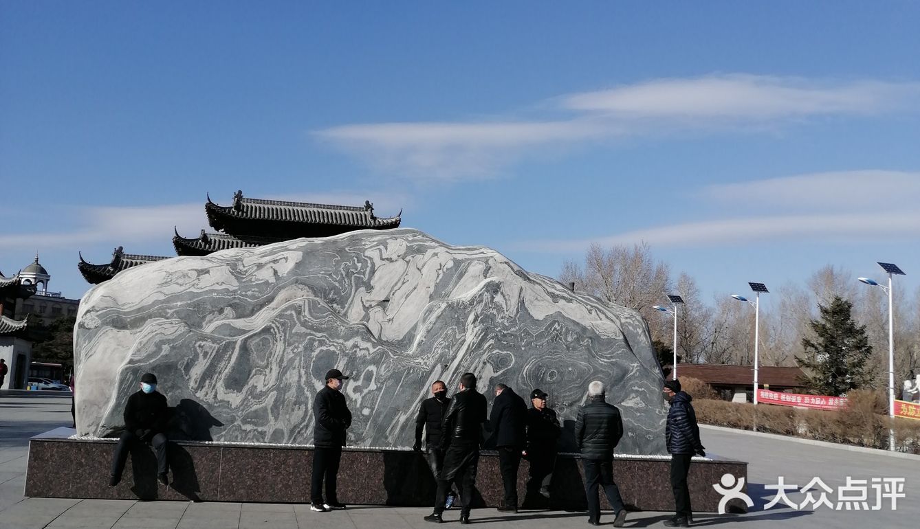 仿古式大门给人一种穿越的感觉