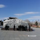 仿古式大门给人一种穿越的感觉