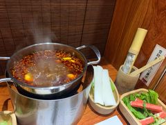 -独食火锅·半米屋台(直营总店)