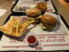 -The Habit Burger Grill 哈比特汉堡(复兴soho店)