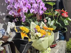 -何兮花店·气球派对鲜花店(马桥银春路万科城店)