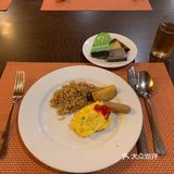 Hotel，环境不错，装修很好，房间干净，窗外景色不错
