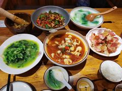 -老滇山寨•云南特色菜•地方菜•民族风情歌舞表演(金碧店)