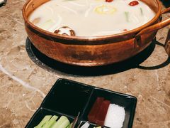 -三人行骨头王火锅(长寿店)