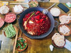 -黄潇洒老火锅(九眼桥宏济巷店)