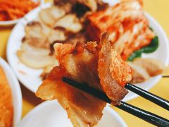 辣白菜包五花肉-屋里家延边朝鲜族冷面(南园店)