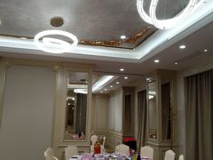 -山明水秀大饭店