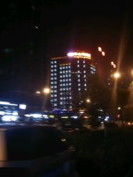 -水灵珑美容造型中心