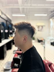 -老男孩男士理容馆·理发·烫染·修面