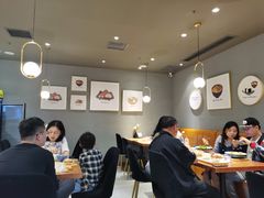 -POKEE VIA&Brunch·维娅(重庆来福士店)