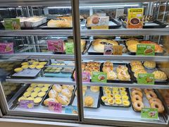 -壹佰芬港式烘焙食尚(华远村小区店)